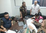 Penyidik Jam Pidsus Kejagung RI Tahan Eks Kajari Enrekang