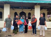 Karang Taruna Gorut dan CV Olami Tech Bagi-Bagi Takjil di Tiga Kecamatan