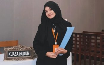 Diatas Jalan Hancur: Pejabat Rayakan Datangnya Parade, Rakyat Ponelo “Makan” Lumpur!
